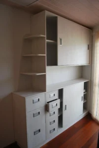 Skříň